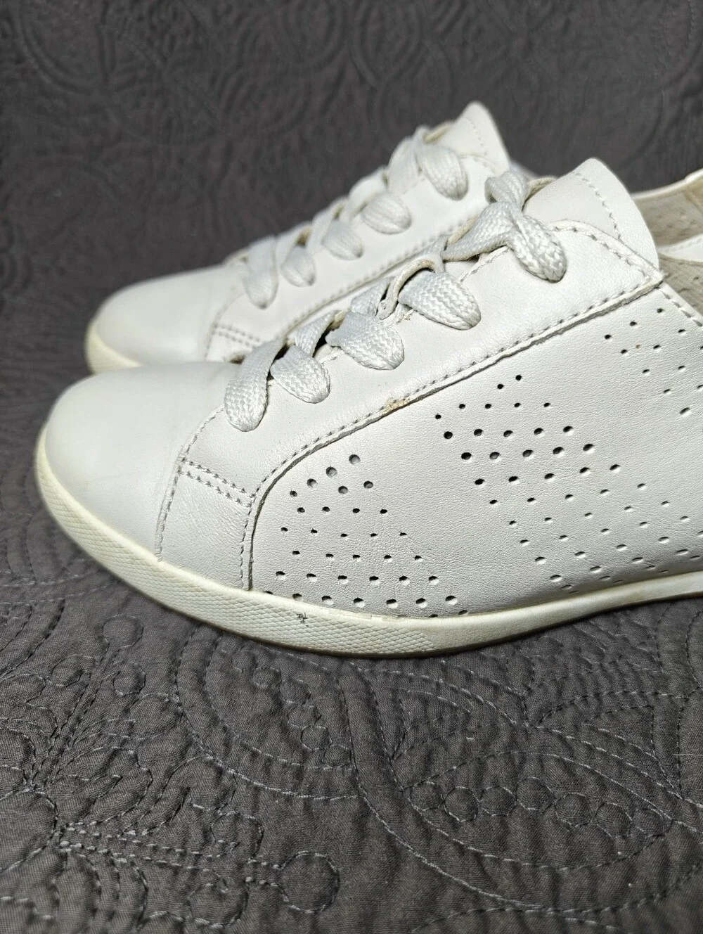 Dansko Orli Women's Ivory Perforated Lace Up Oxford Leather Sneakers Size 7.5-8